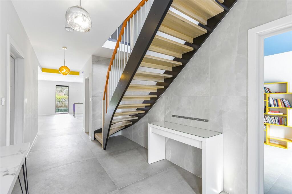 Additional image 23 of Great North Road, Brookmans Park, Hertfordshire, AL9