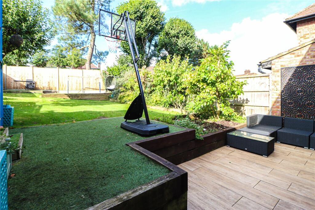 Additional image 16 of Carisbrooke Road, Harpenden, Hertfordshire, AL5