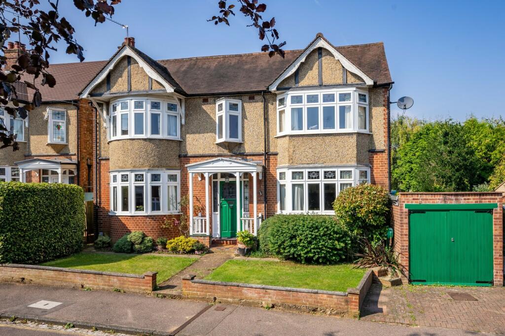Vanda Crescent, St. Albans, Hertfordshire, AL1