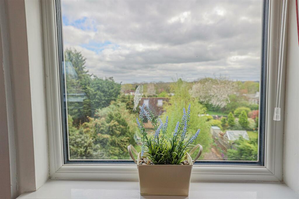 Additional image 26 of Collyer Road, London Colney, AL2