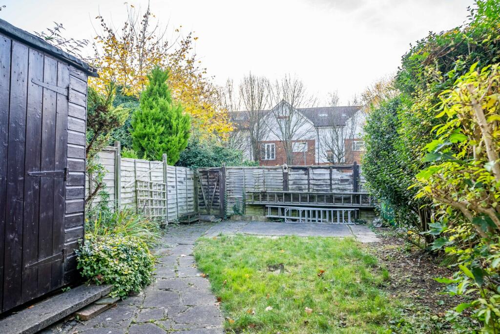 Additional image 14 of Willow Way, Harpenden, Herts, AL5