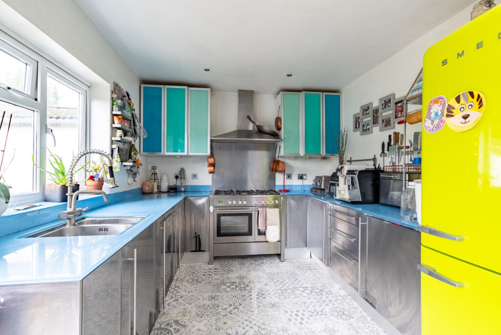 Additional image 4 of Penn Road, Park Street, St. Albans, Hertfordshire, AL2