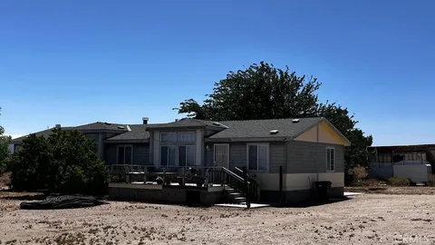 131 york St, Rosamond, CA 93560