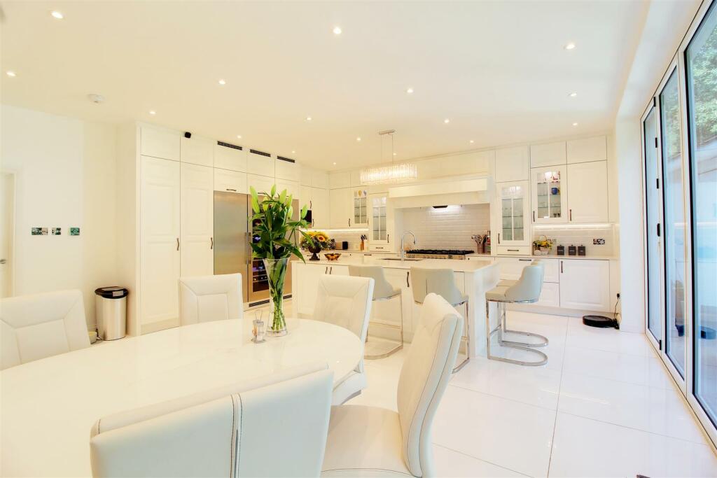 Additional image 6 of Dixons Hill Close, North Mymms