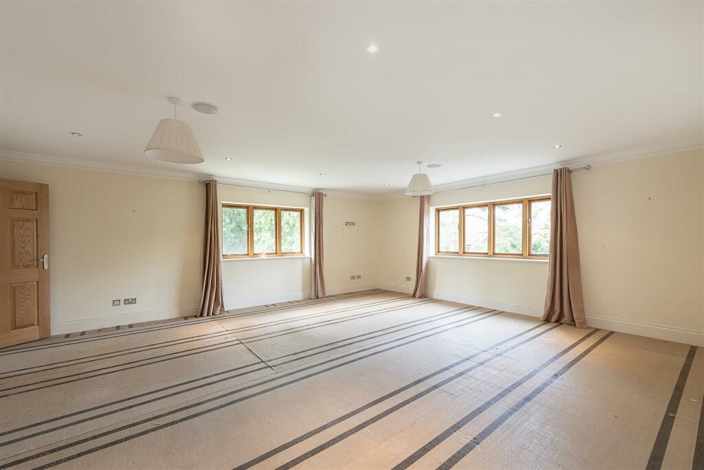 Additional image 7 of Broad Oaks Close, Harpenden