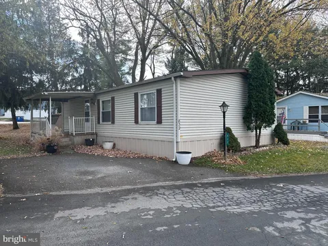 832 Gail Place, Lancaster, PA 17601