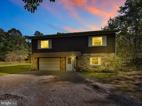 Primary image of 10460 W Whitetail Crossing Road, Tamaqua, PA 18252