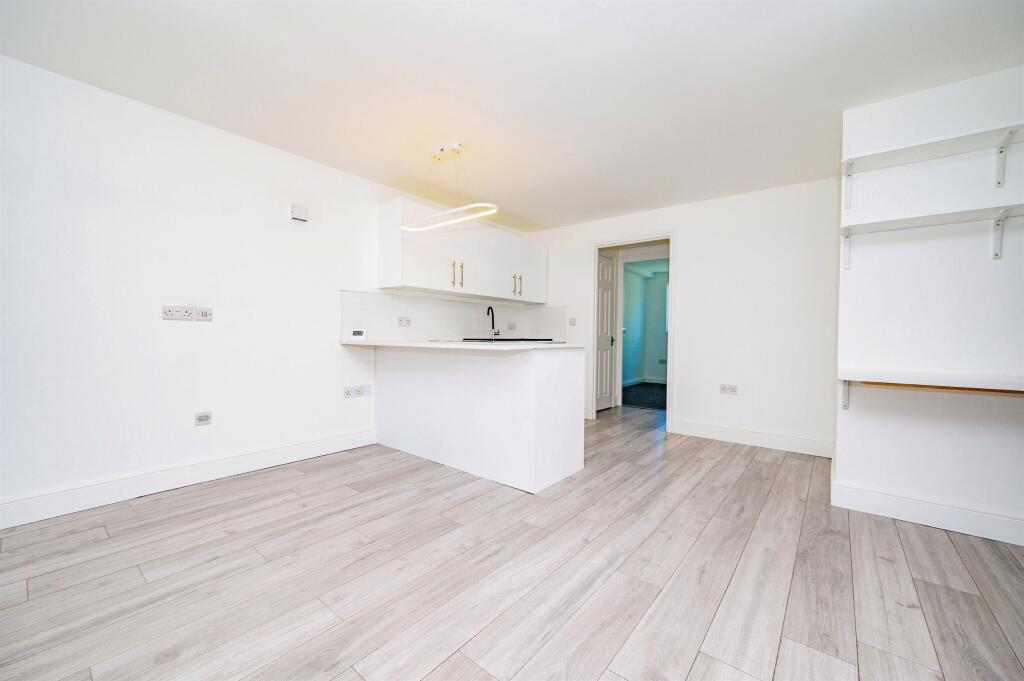 Additional image 15 of Kennedy Close, London Colney, St. Albans