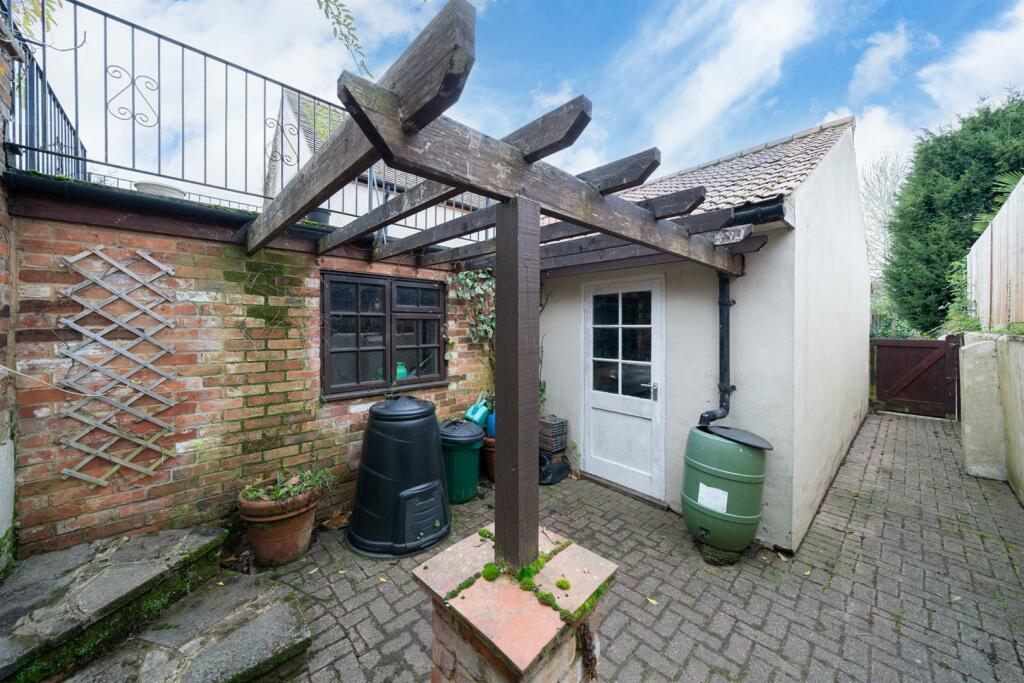 Additional image 35 of High Street, London Colney, St. Albans