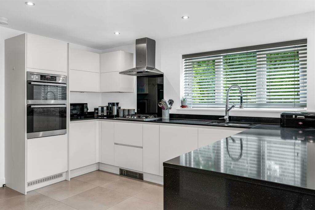 Additional image 5 of Bishops Road, Tewin, Welwyn