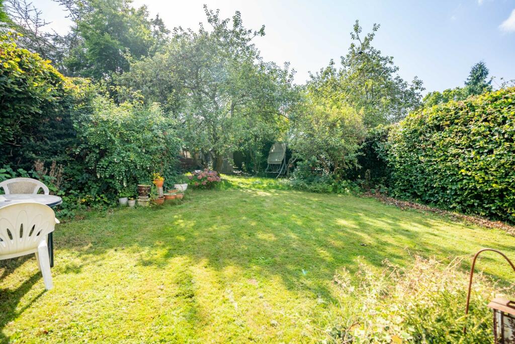 Additional image 13 of Batchwood Gardens, St. Albans, Hertfordshire, AL3