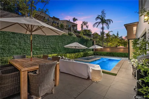 110 Treehouse, Irvine, CA 92603