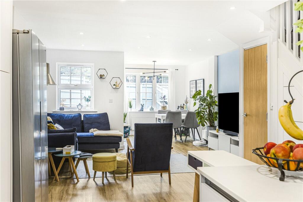 Additional image 5 of De Soissons Close, Welwyn Garden City, Hertfordshire, AL8