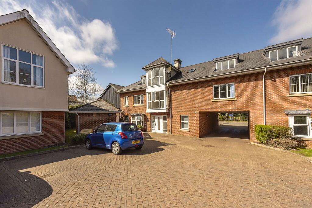 Additional image 11 of Stathams Court, Hemel Hempstead Road, Redbourn, Hertfordshire
