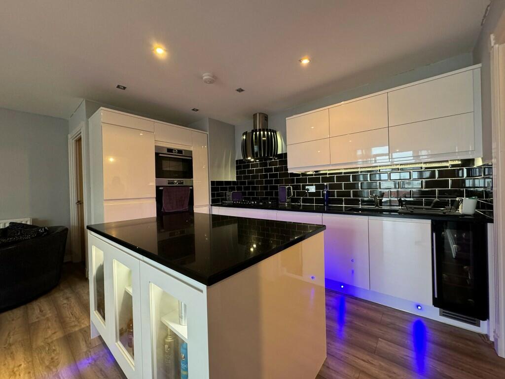 Additional image 12 of Penthouse Apartment, King Edwards Wharf, Birmingham, B16
