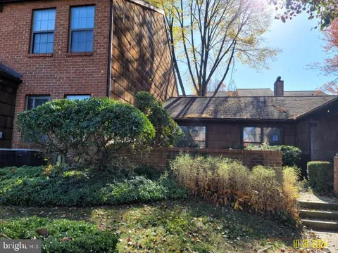 22 Hopkinson Court Unit 160, Chesterbrook, PA 19087