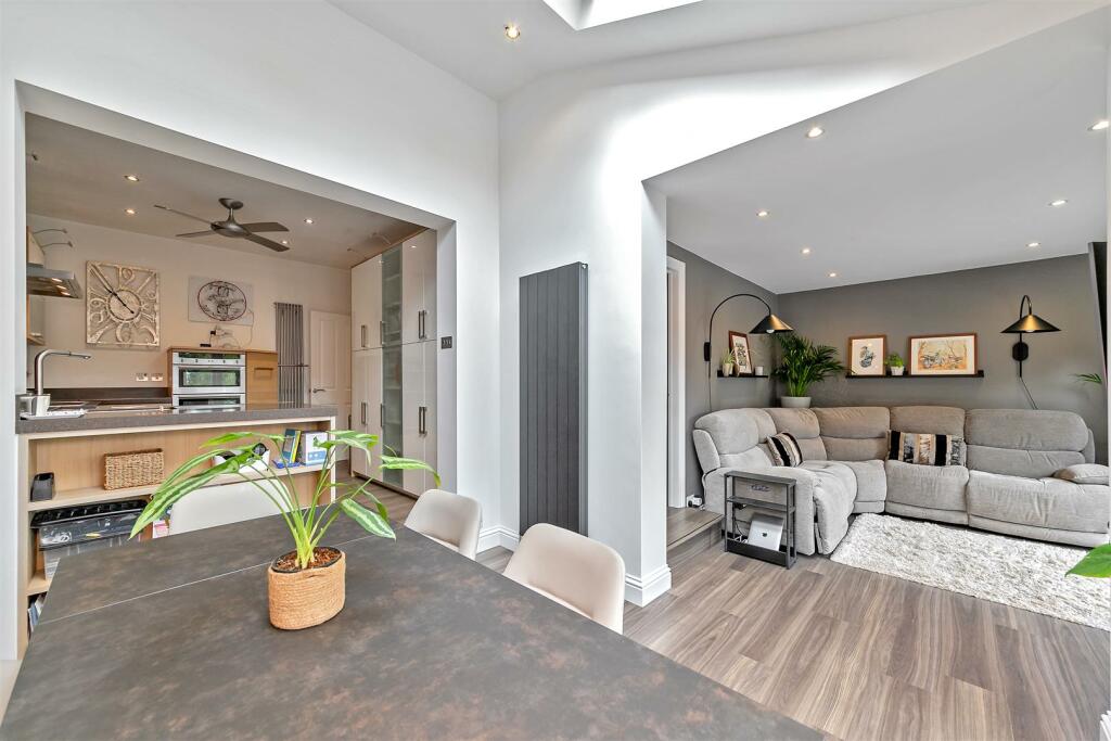 Additional image 9 of Longacres, St. Albans