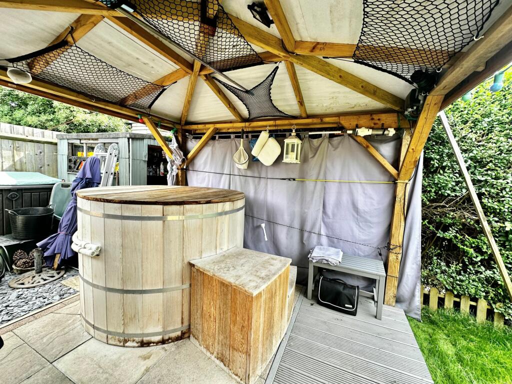 Additional image 12 of Seaton Road, London Colney, AL2