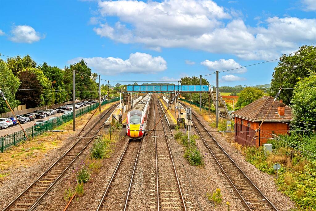 Additional image 39 of Brookmans Avenue, Brookmans Park