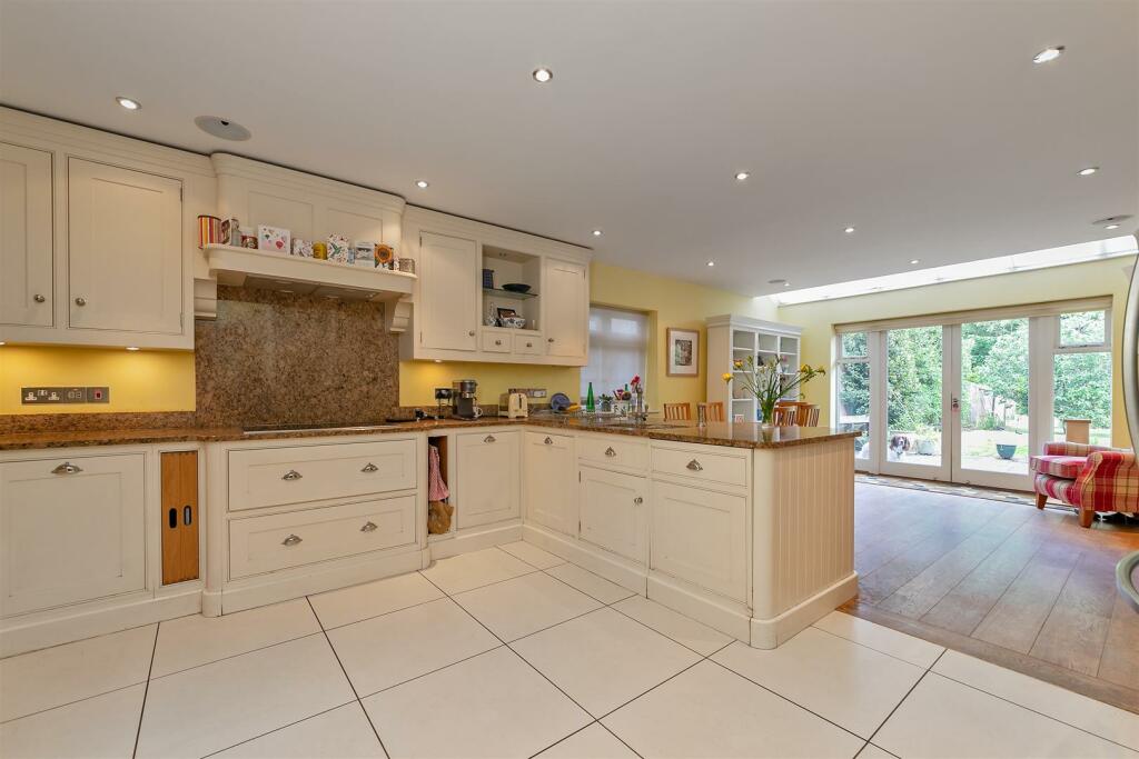 Additional image 8 of Homewood Road, St. Albans