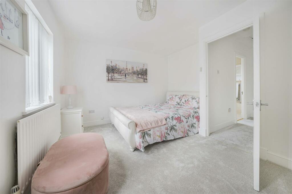 Additional image 8 of Woodlands, Park Street, St. Albans