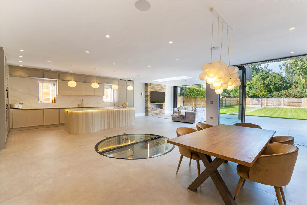 Additional image 3 of Tithe Barn Close, St. Albans, AL1