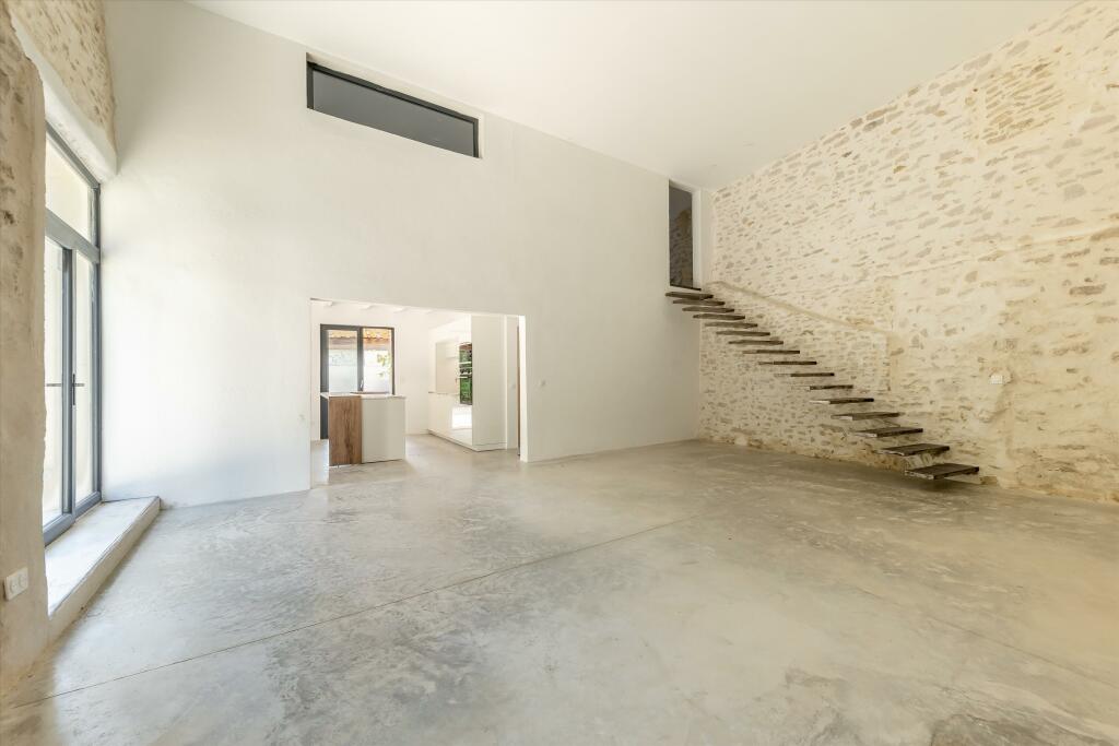 Additional image 3 of Provence-Alps-Cote d`Azur, Vaucluse, L'isle-sur-la-Sorgue, France