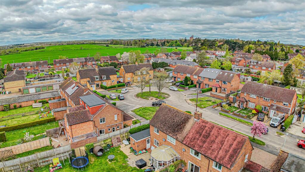 Additional image 44 of Collyer Road, London Colney, AL2