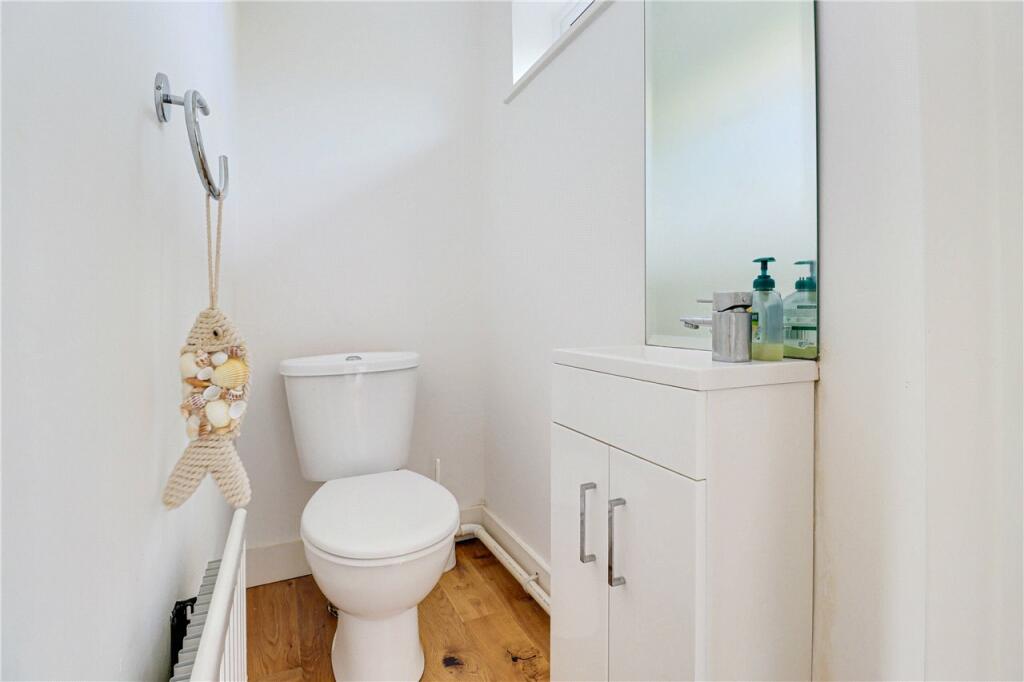 Additional image 8 of Dubrae Close, St. Albans, Hertfordshire, AL3