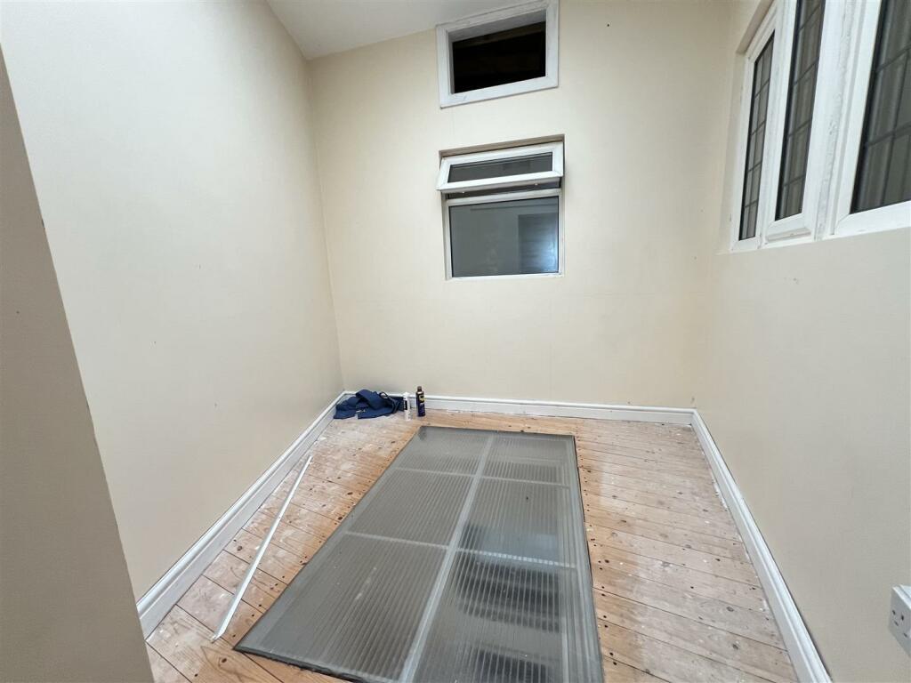 Additional image 32 of Englestede Close, Handsworth Wood, Birmingham