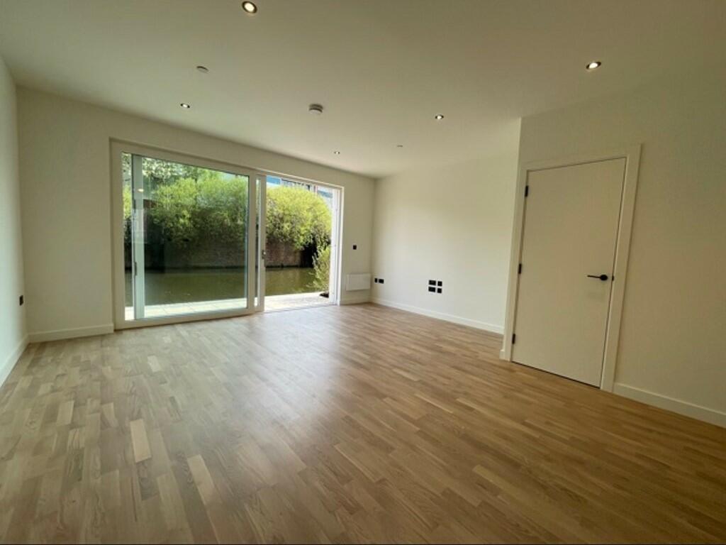 Additional image 15 of South Loop Square, Birmingham