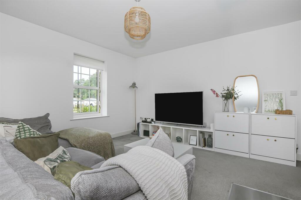 Additional image 3 of Redland Way, Bricket Wood, St Albans