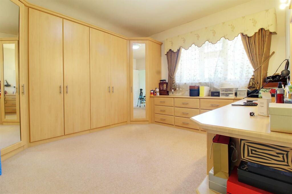 Additional image 15 of Mymms Drive, Brookmans Park