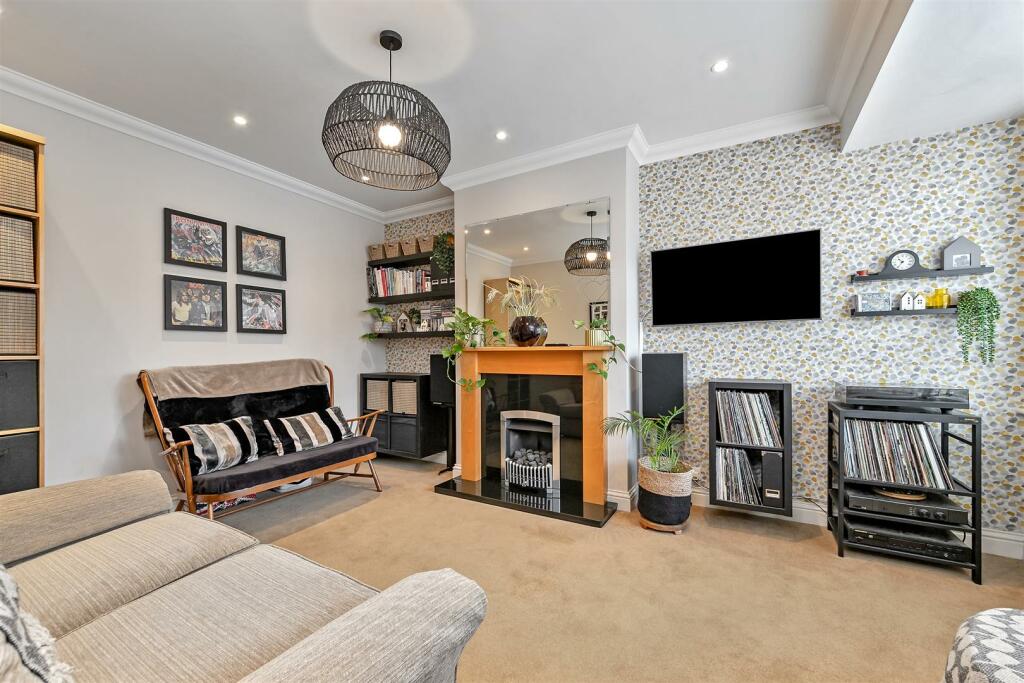 Additional image 7 of Longacres, St. Albans