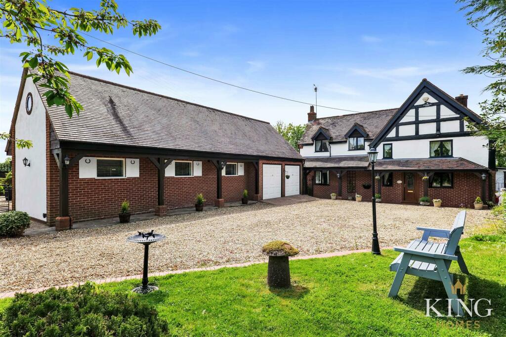 Additional image 3 of Astwood Lane, Astwood Bank with Annexe