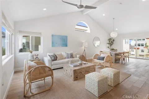 840 Loma Drive Unit 4, Hermosa Beach, CA 90254