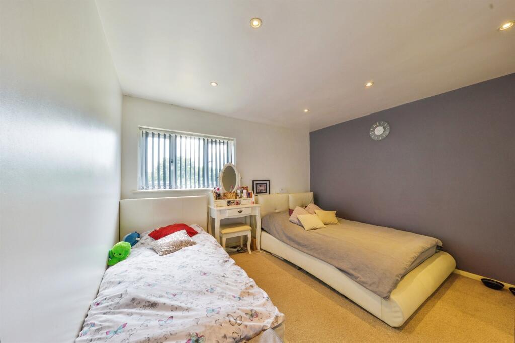 Additional image 15 of Howland Garth, ST. ALBANS