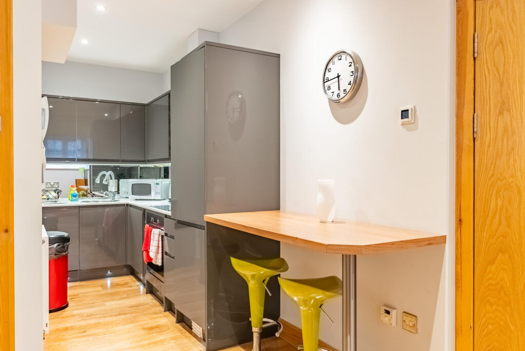 Additional image 9 of St. Peters Street, St. Albans, Hertfordshire, AL1