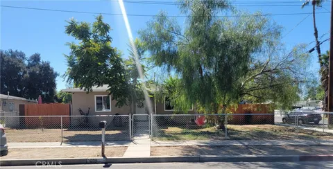 803 E Mayberry Avenue, Hemet, CA 92543