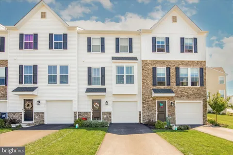 Primary image of 7545 Clayton Avenue, Coopersburg, PA 18036