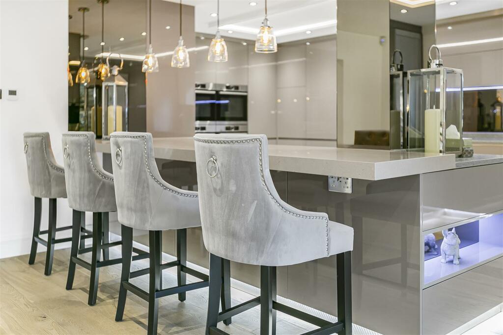 Additional image 42 of Pine Grove, Brookmans Park, Hatfield