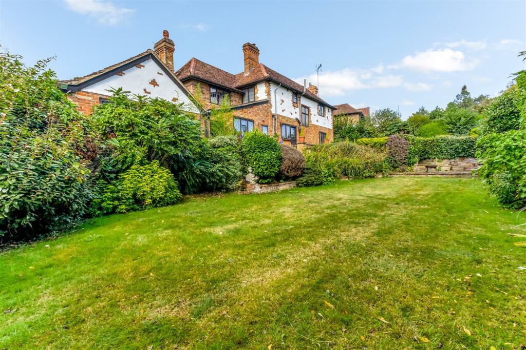 Additional image 14 of Great North Road, Brookmans Park