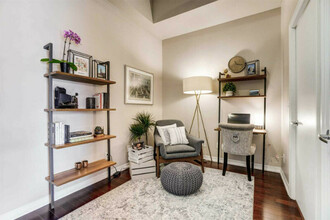 Additional image 4 of 16 Yonge Street