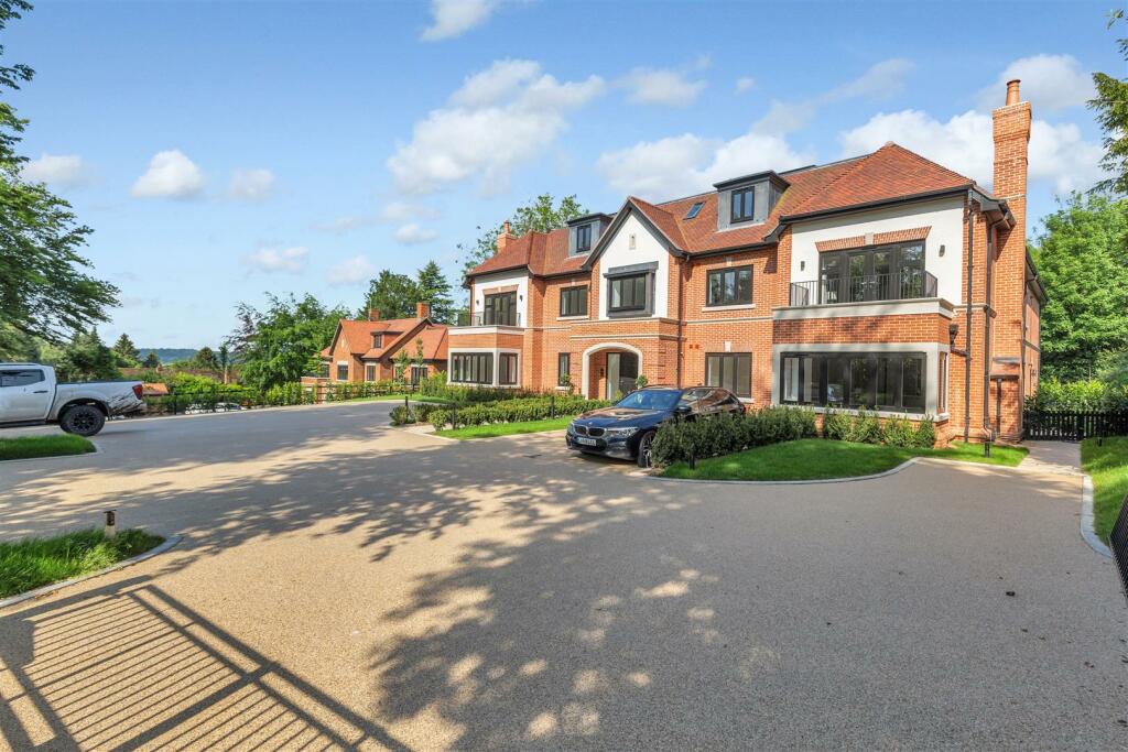 Additional image 20 of New Road, Welwyn