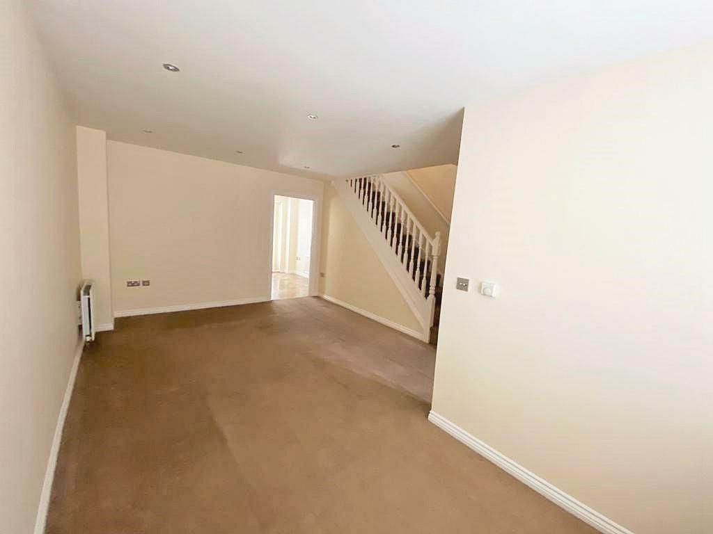 Additional image 2 of Avian Avenue, Frogmore, AL2