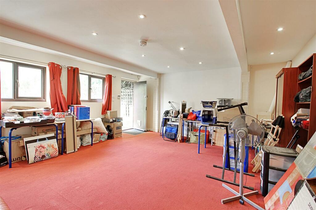 Additional image 24 of Collyer Road, London Colney, St Albans