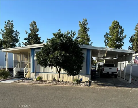 725 W Thornton Avenue Unit 32, Hemet, CA 92543
