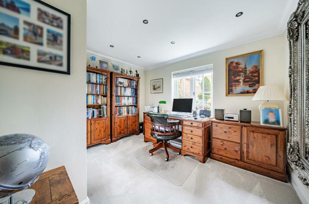 Additional image 11 of Essendon