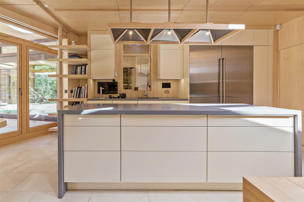 Additional image 24 of Pondwicks Close, St.Albans