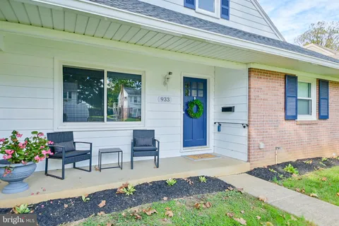 933 Louise Avenue, Lancaster, PA 17601